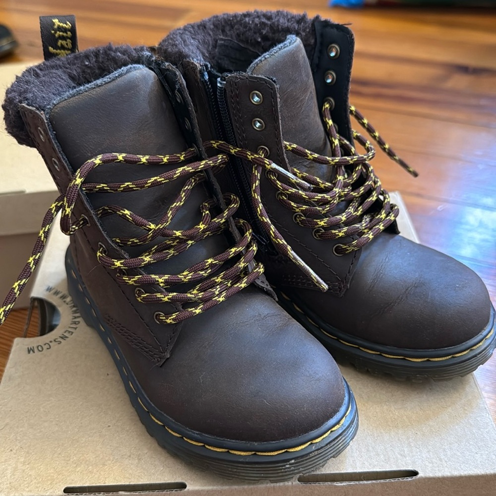 Dr. Martens Collar T Boots, Toddler 10